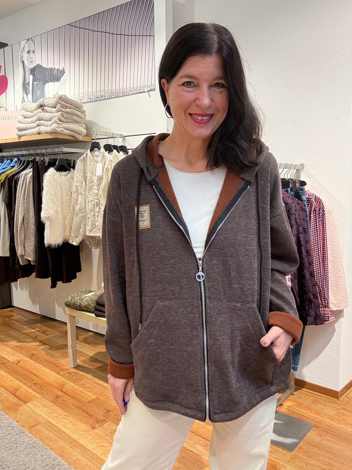 Sweatjacke mit Kapuze & Rückenprint 3 Farben