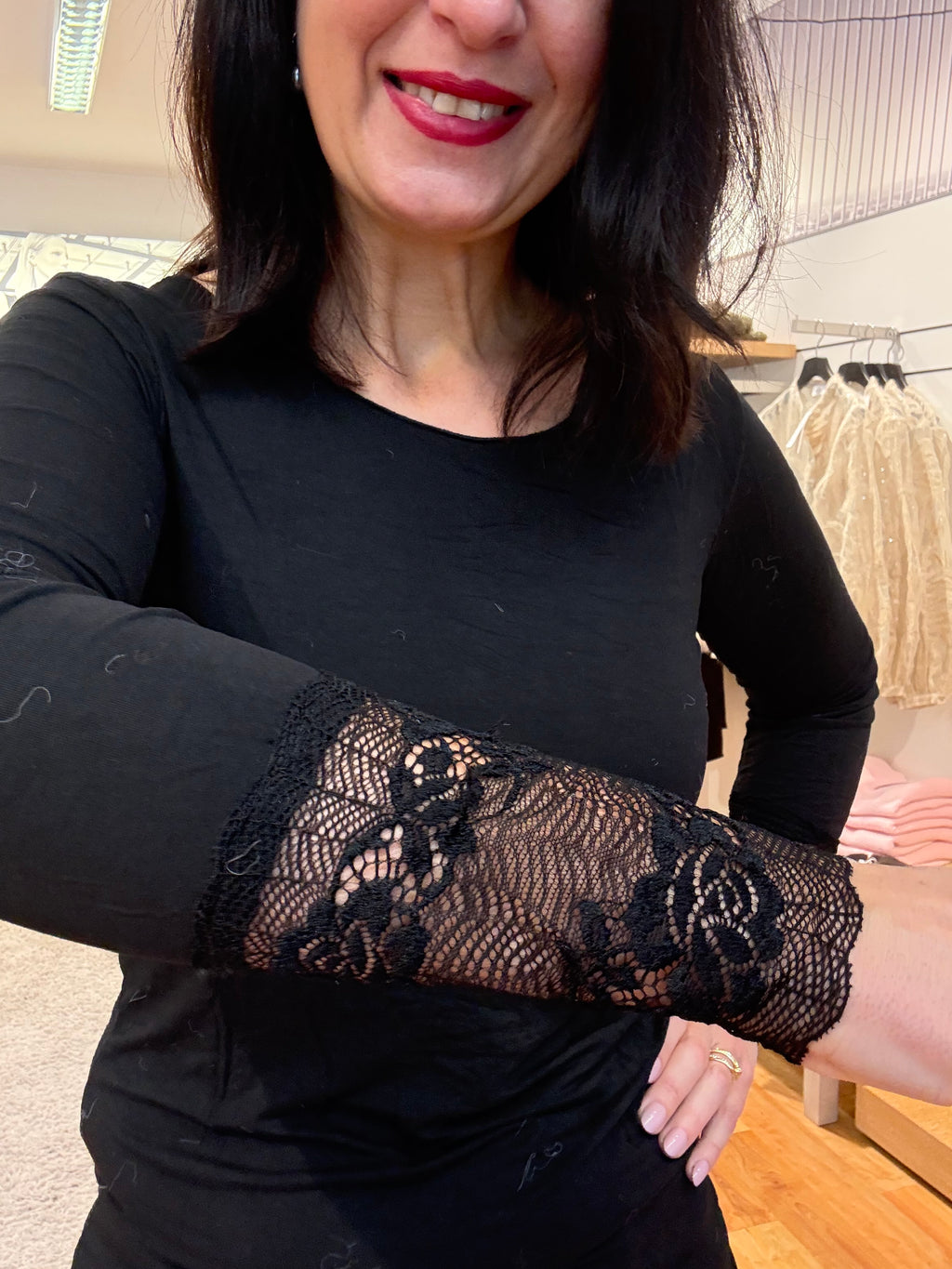 Langarmshirt mit Spitzenärmeln
